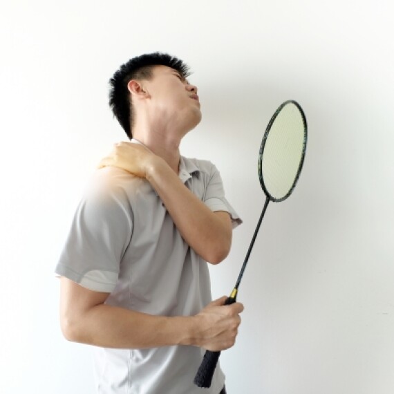 Is it okay to play badminton with shoulder pain, how to handle it?