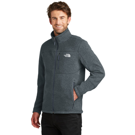 https://www.lonestarbadminton.com/products/nf0a3lh7-the-north-face-sweater-fleece-jacket